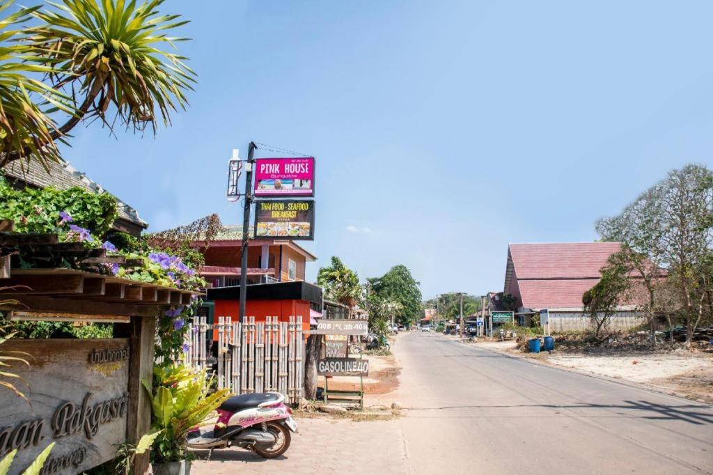 Oyo 797 Pink House Bungalow Ko Lanta Esterno foto